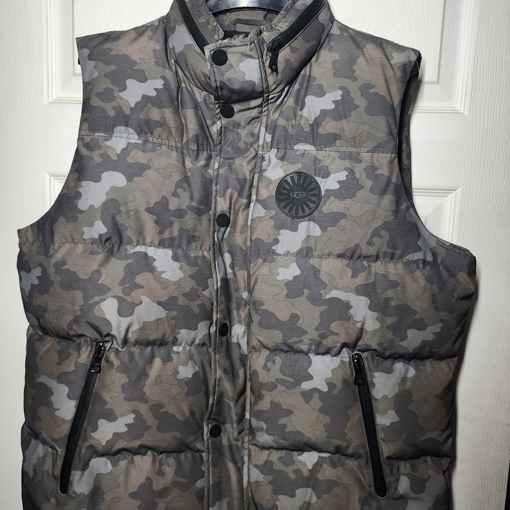 UGG Men's Camouflage Puffer Vest